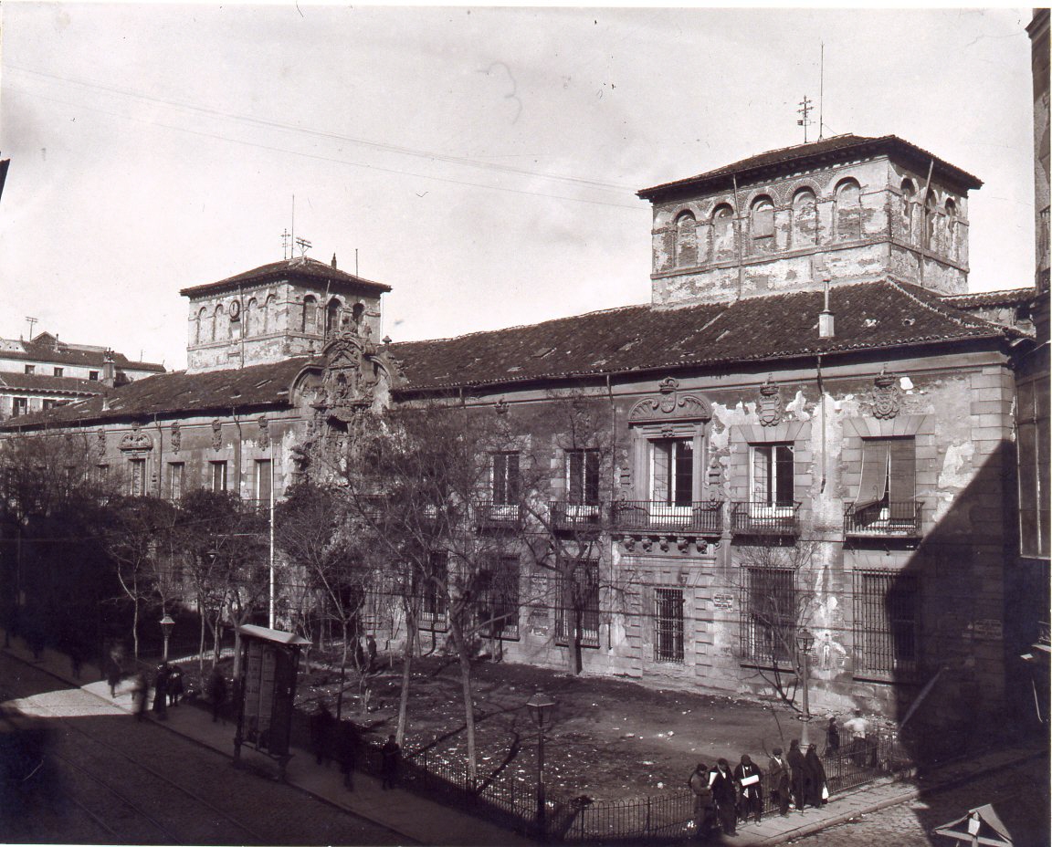 Fachada del Hospicio. 1920
